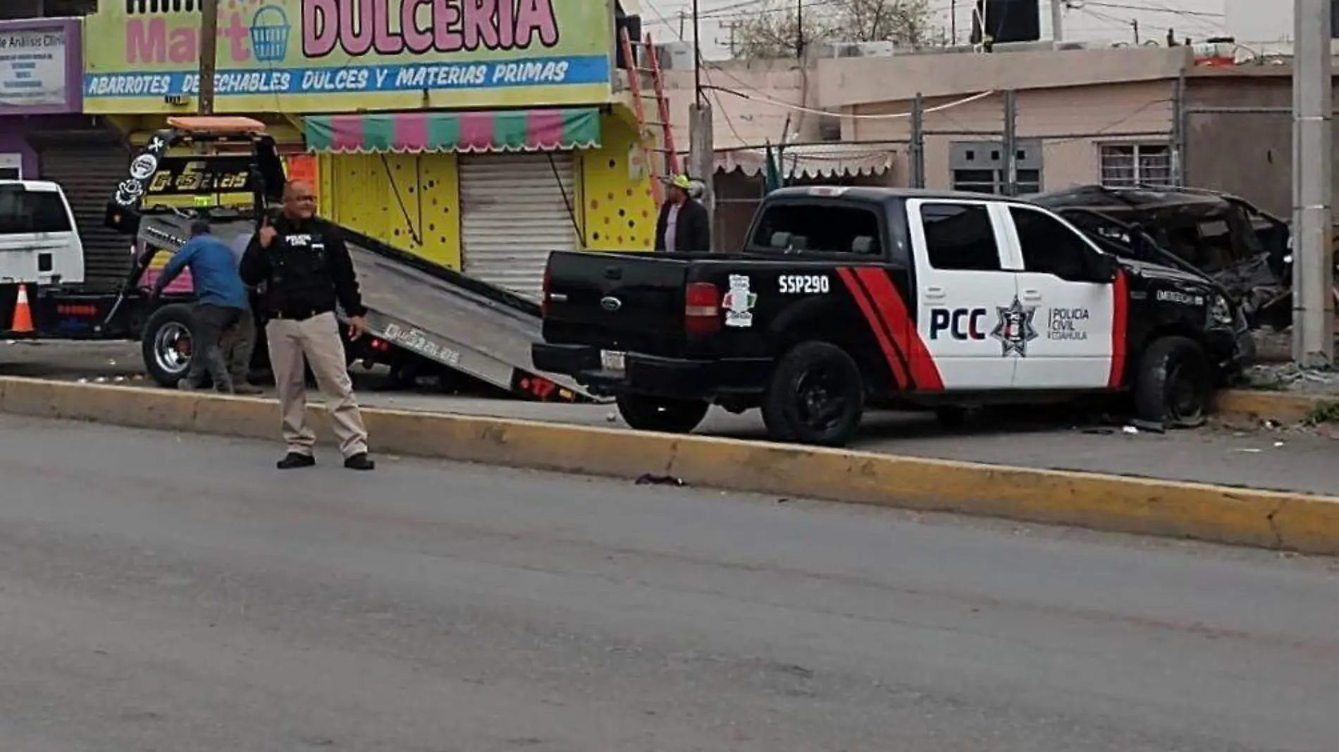 16 Disparan contra camioneta de policías en Frontera